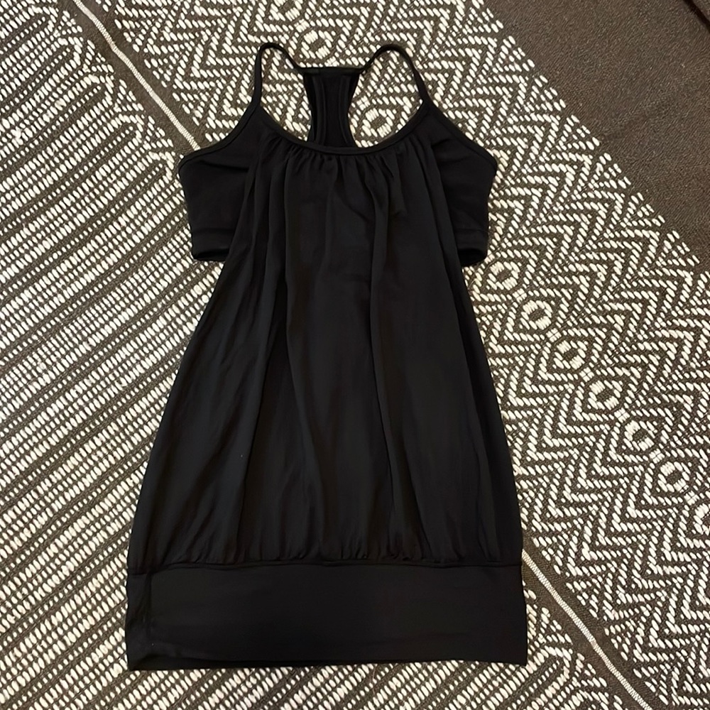 Black Lululemon racerback tank with built in bra size 6
